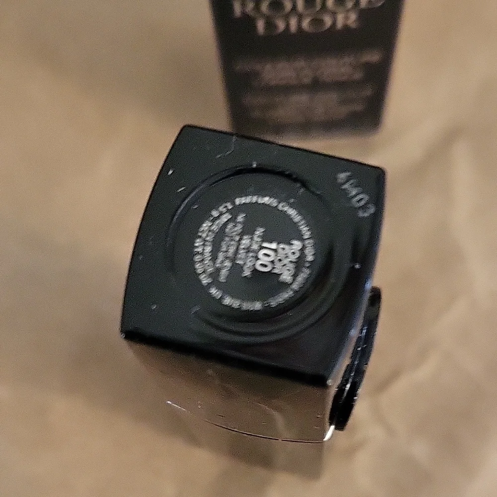 Dior NUDE VELVET 100 Sample SIZE - Picture 3 of 5